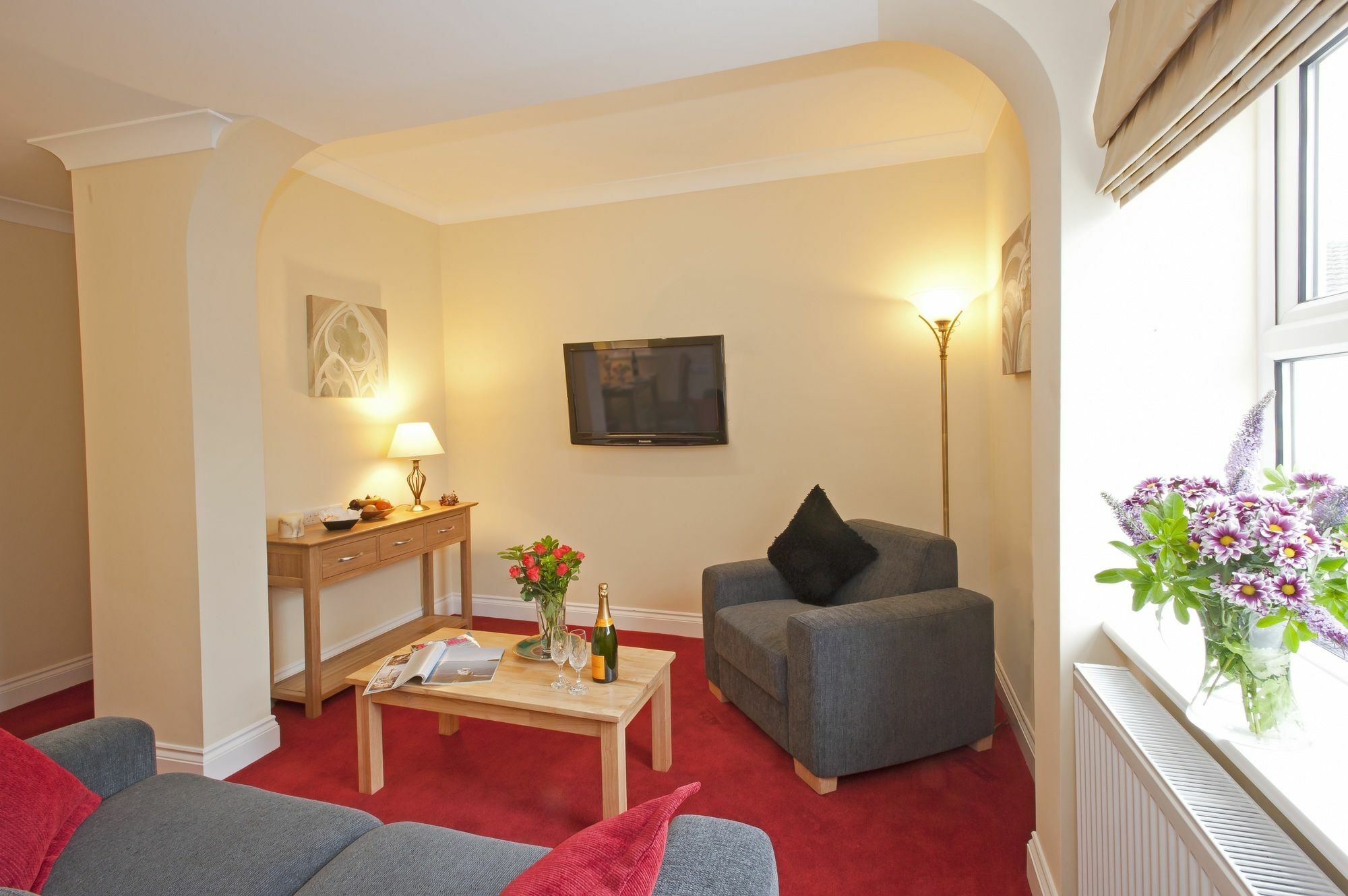 Peartree Serviced Apartments ซอลส์บรี ภายนอก รูปภาพ