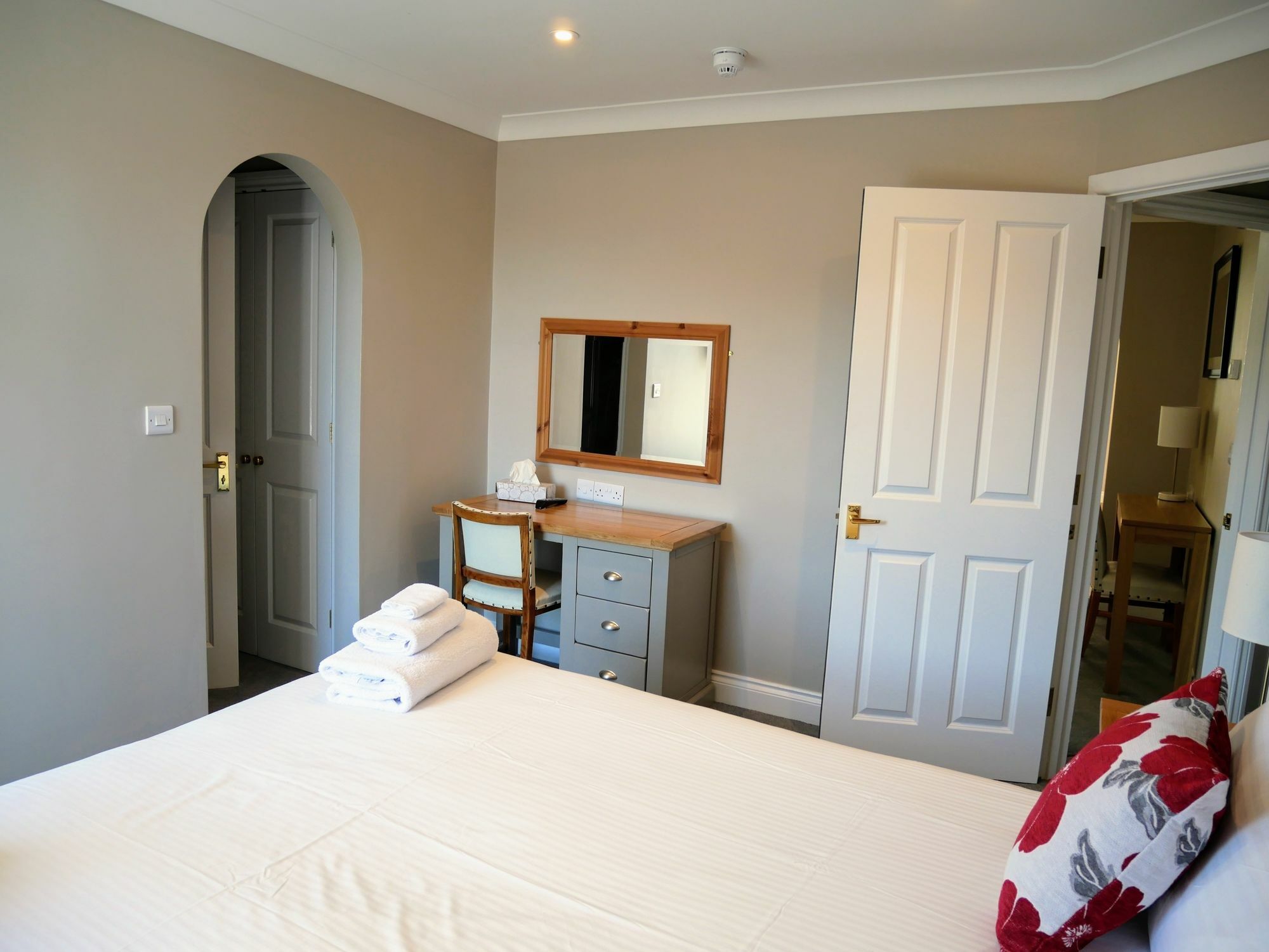 Peartree Serviced Apartments ซอลส์บรี ภายนอก รูปภาพ